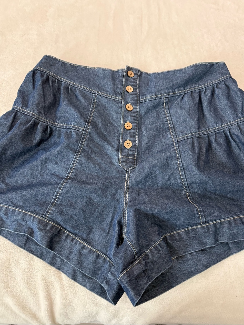 Cicy Bell Women’s Blue Denim Shorts Button Front Style Size 14 NEW E21